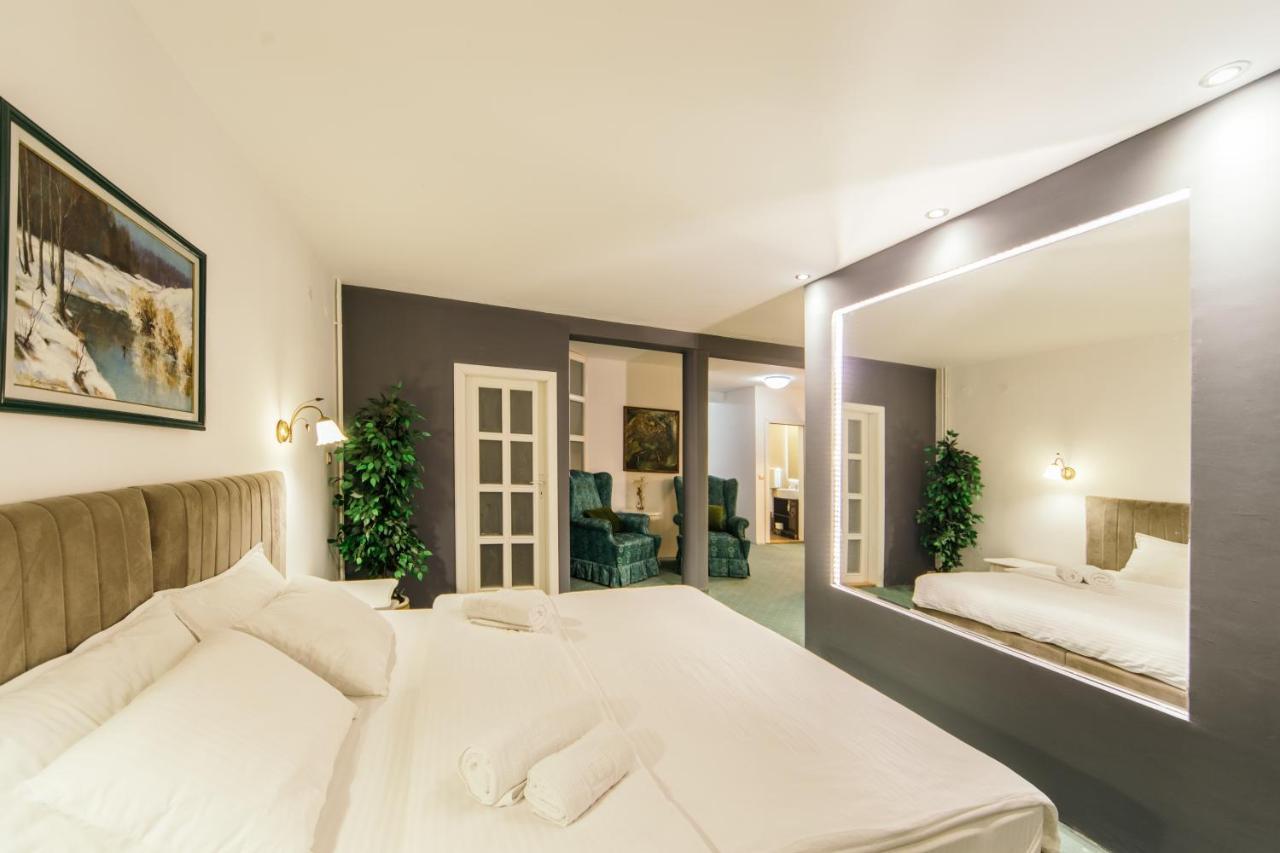 Garni Hotel President De Luxe 크라구예바츠 외부 사진