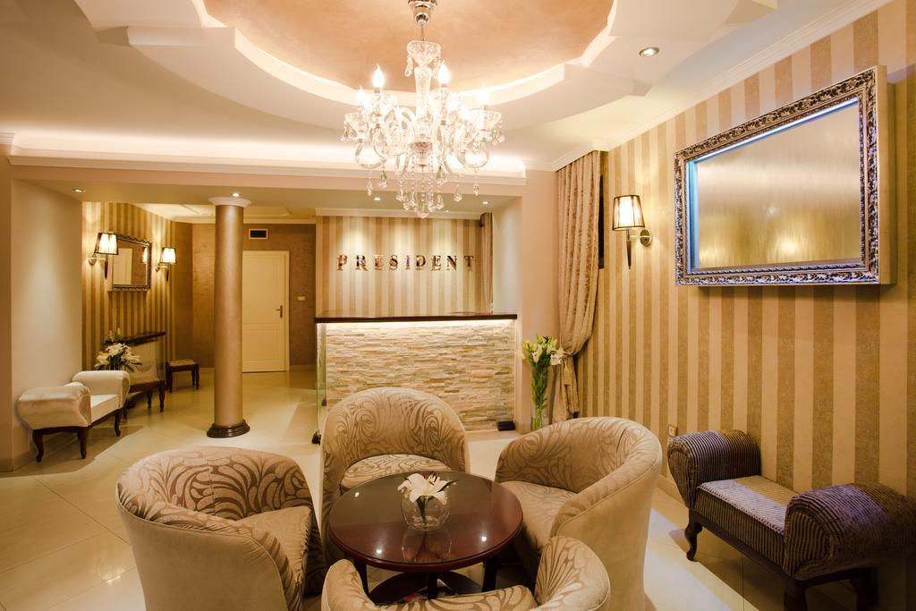 Garni Hotel President De Luxe 크라구예바츠 외부 사진