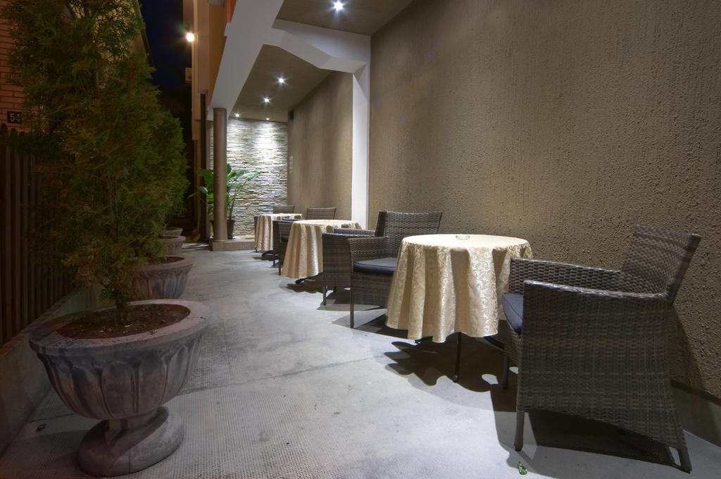 Garni Hotel President De Luxe 크라구예바츠 외부 사진
