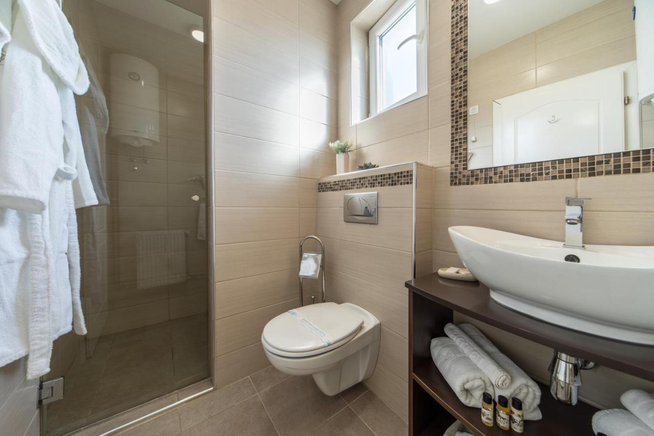 Garni Hotel President De Luxe 크라구예바츠 외부 사진