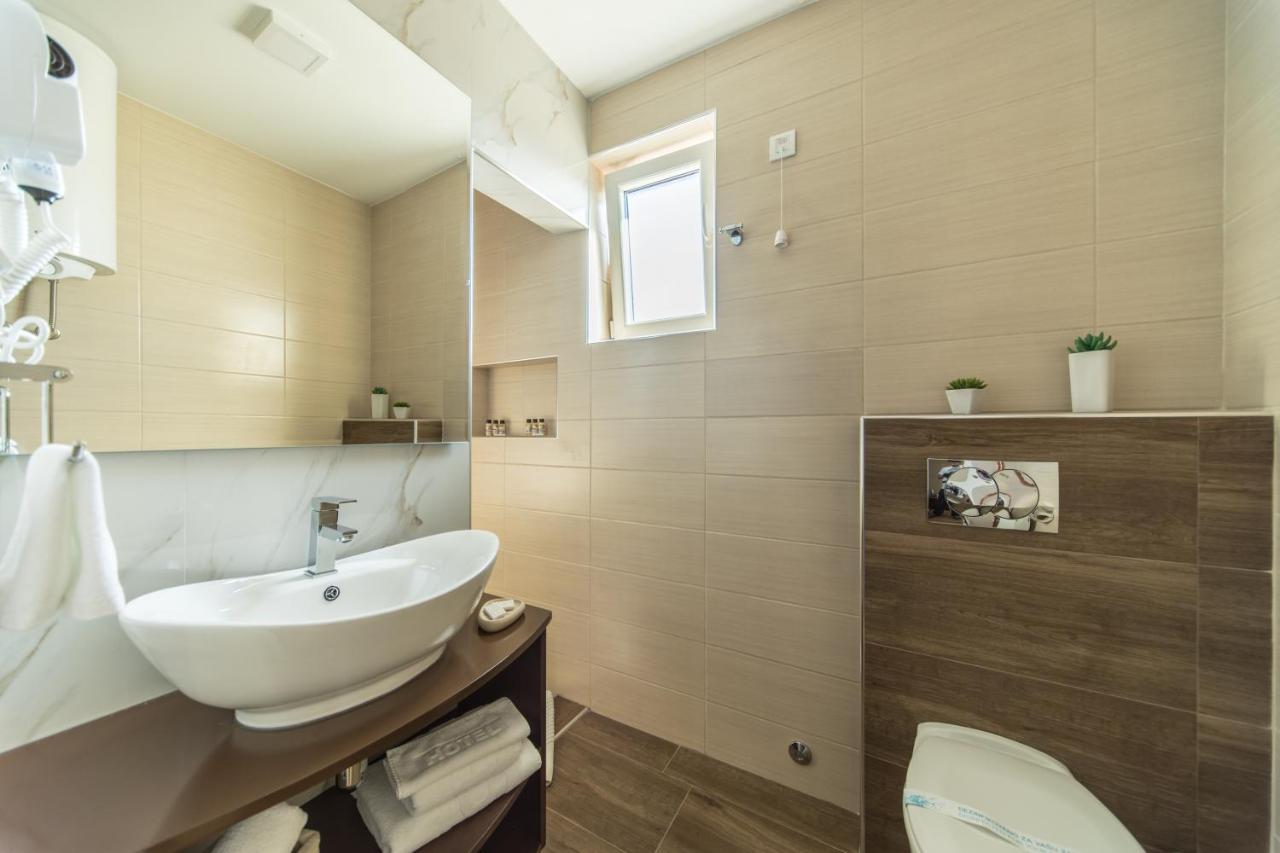 Garni Hotel President De Luxe 크라구예바츠 외부 사진